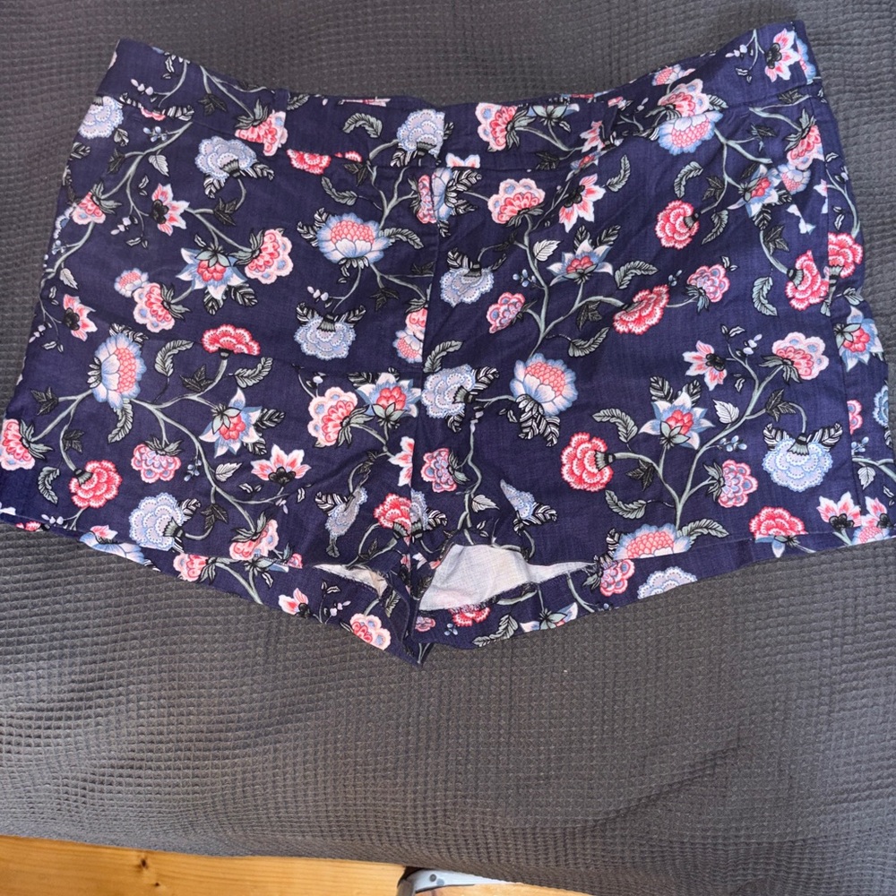 Loft Floral Women's Shorts